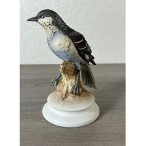 KW 7218 Porcelain Mockingbird Figurine Realistic Bird Statue